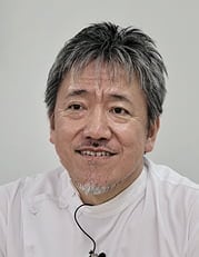 牛尾 哲敏 先生